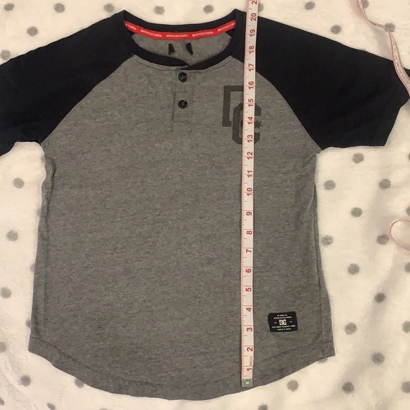 Youth M/L DC Shoe Co Shirt - Picture 5 of 6